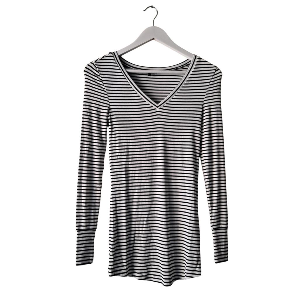NWOT Universal Standard Striped Top Ribbed Long Sleeve V-Neck Black & White 00